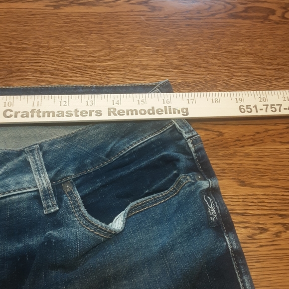 Women's NWT Silver jeans 16 $50.00 # 1324 - Picture 3 of 10